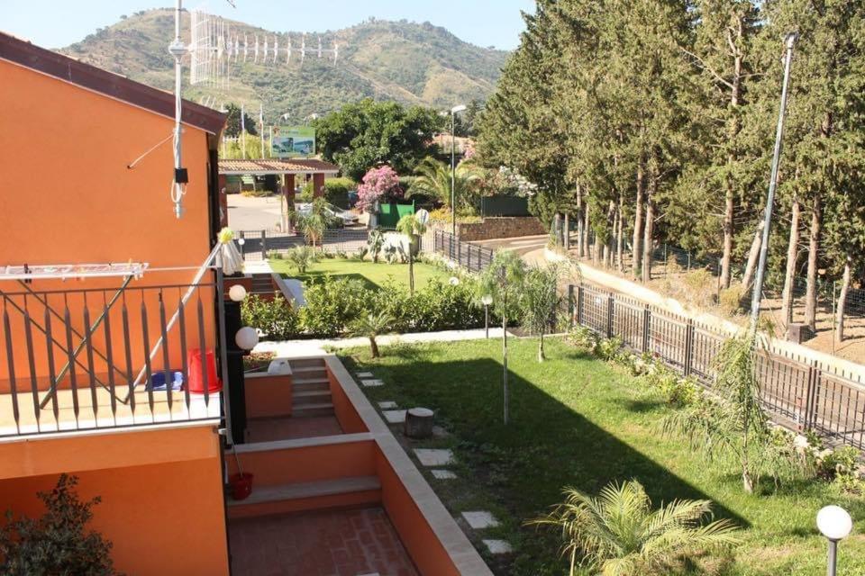 Baia Mazzaforno Cefalù Esterno foto
